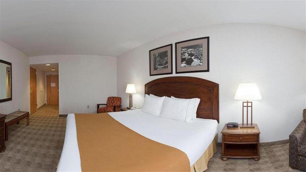 Holiday Inn Express Boone By Ihg Bagian luar foto